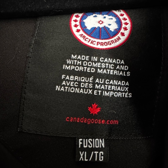 Canada Goose Men's Dark Puffer Jacket - Picture 3 of 4